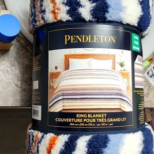 Pendleton Sherpa King Blanket